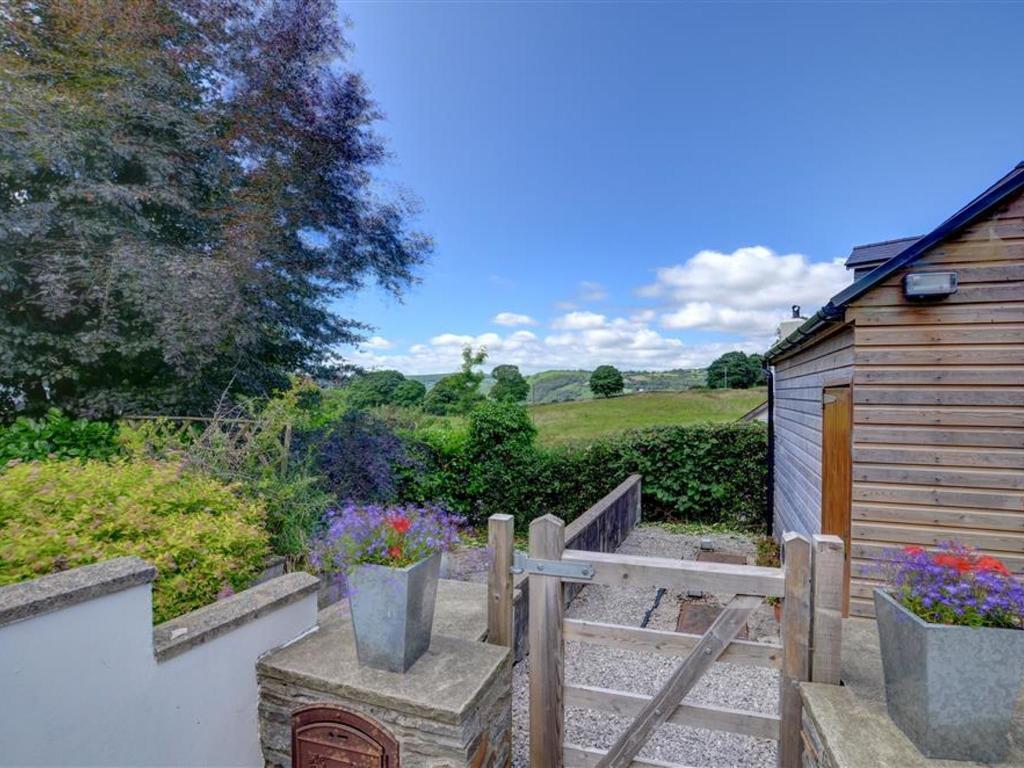 2 Tan Yr Eglwys Villa Pontardawe Kültér fotó